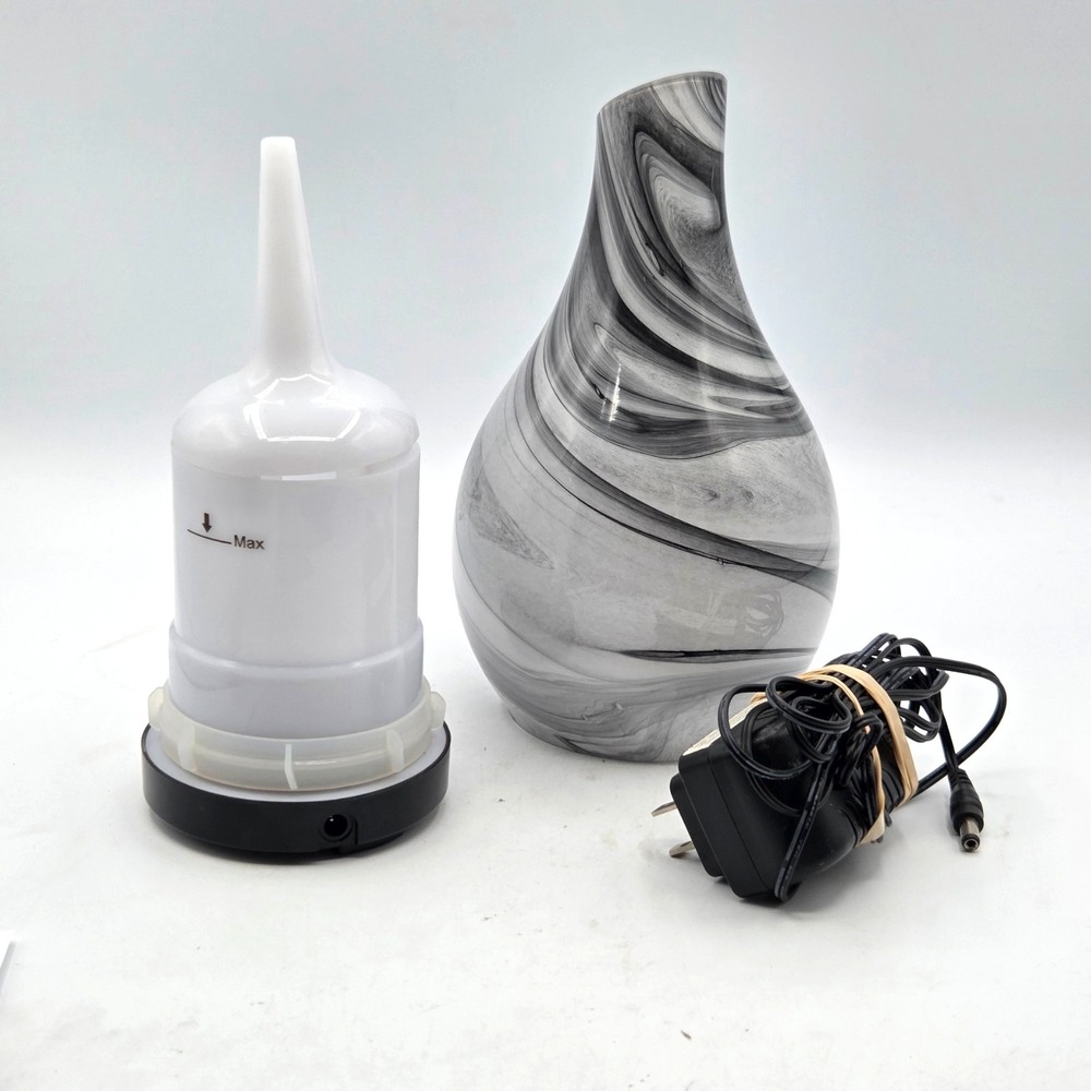 Devanti Hand Blown Marble Glassโ Ultrasonic Aromatherapy Diffuser